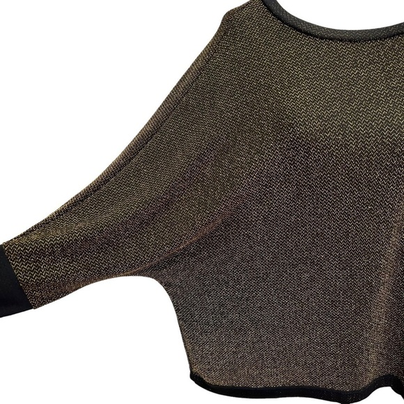 Frank Lyman Gold Metallic Batwing Top Zipper Cuffs Size S/M - Picture 4 of 11